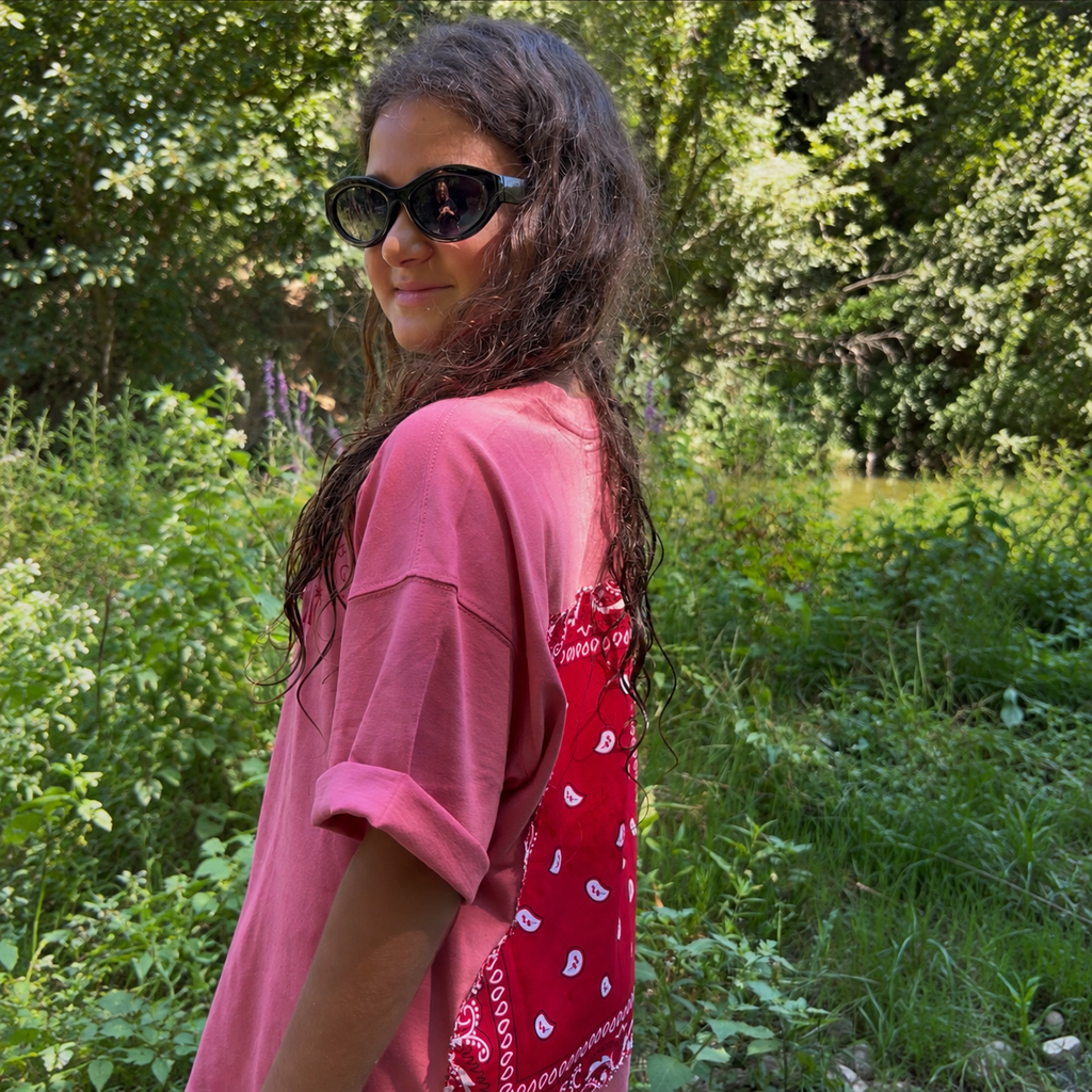 T-Shirt rose - Bandana rouge